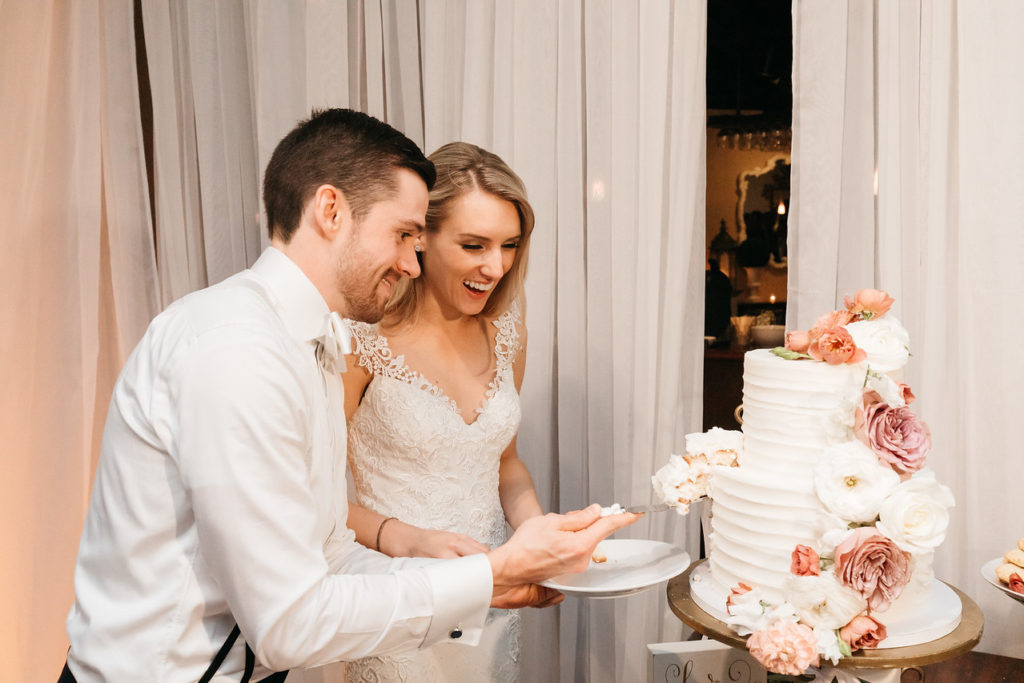 the-white-room-wedding-venue-cake-cutting